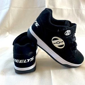 Kids Heelys size 13 - like new